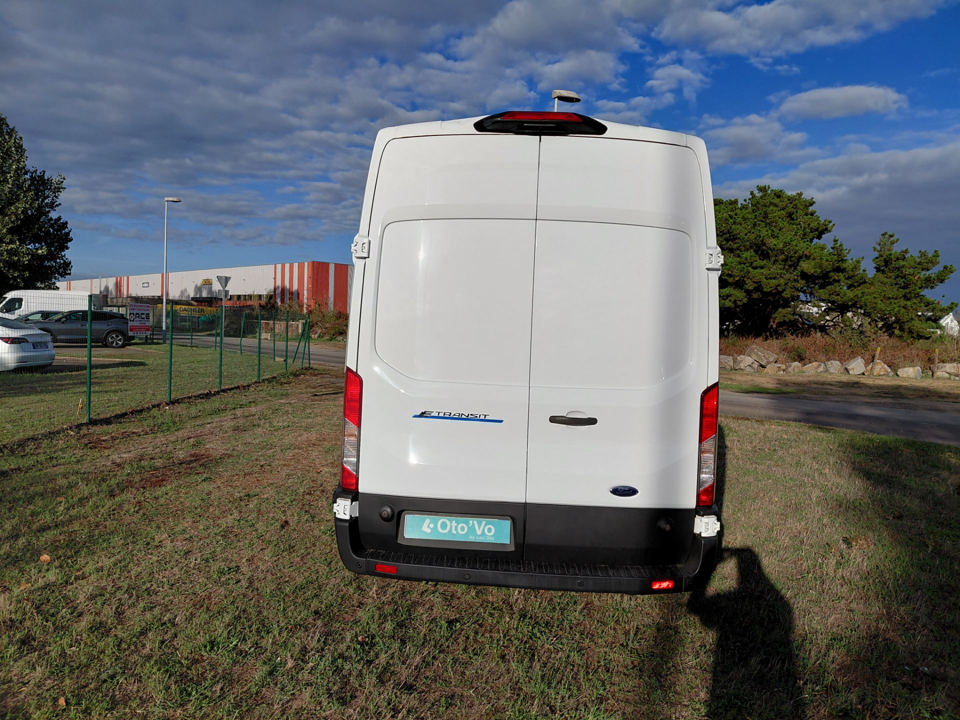 FORD E-TRANSIT — photo 4