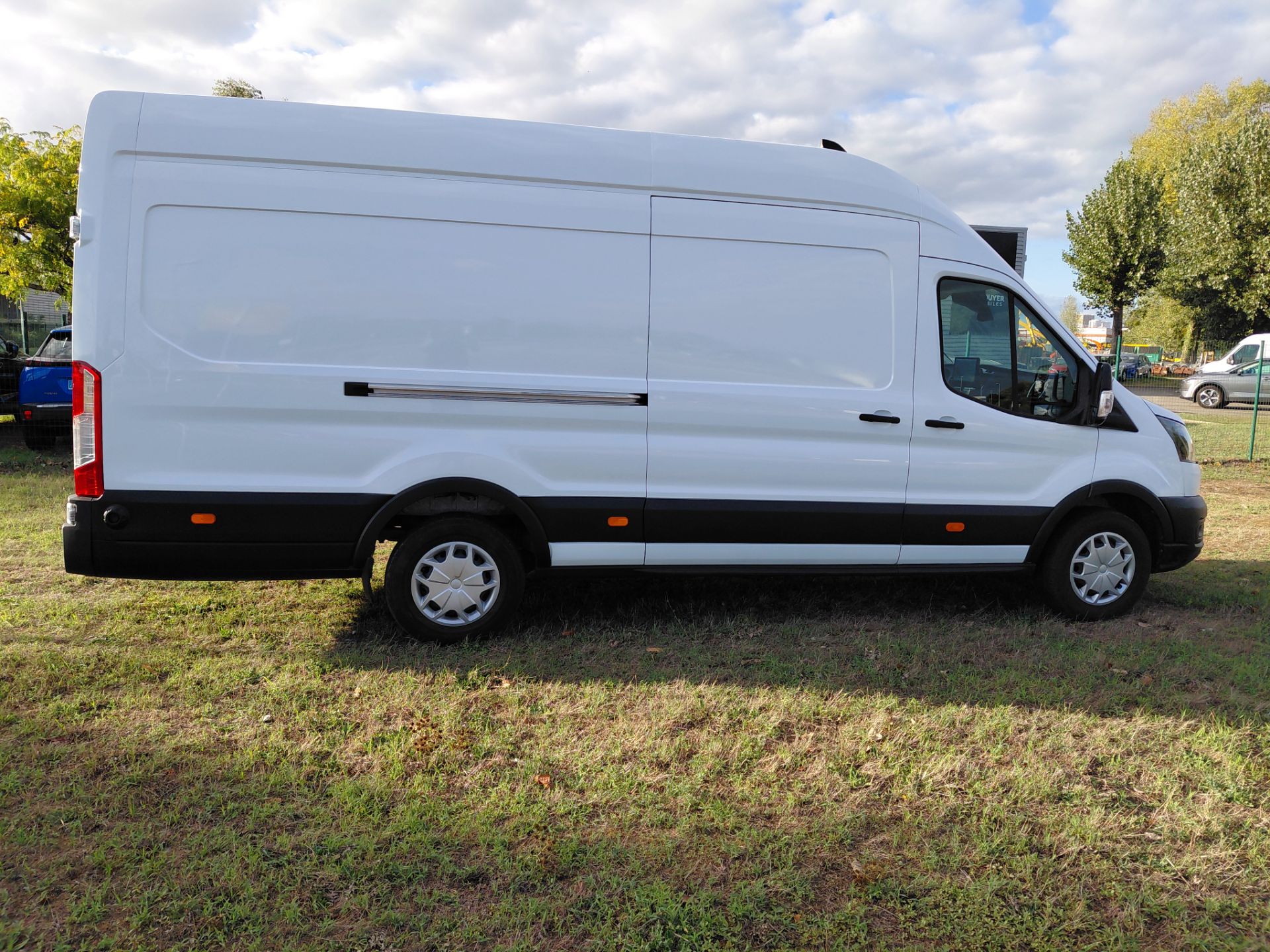 FORD E-TRANSIT — photo 6