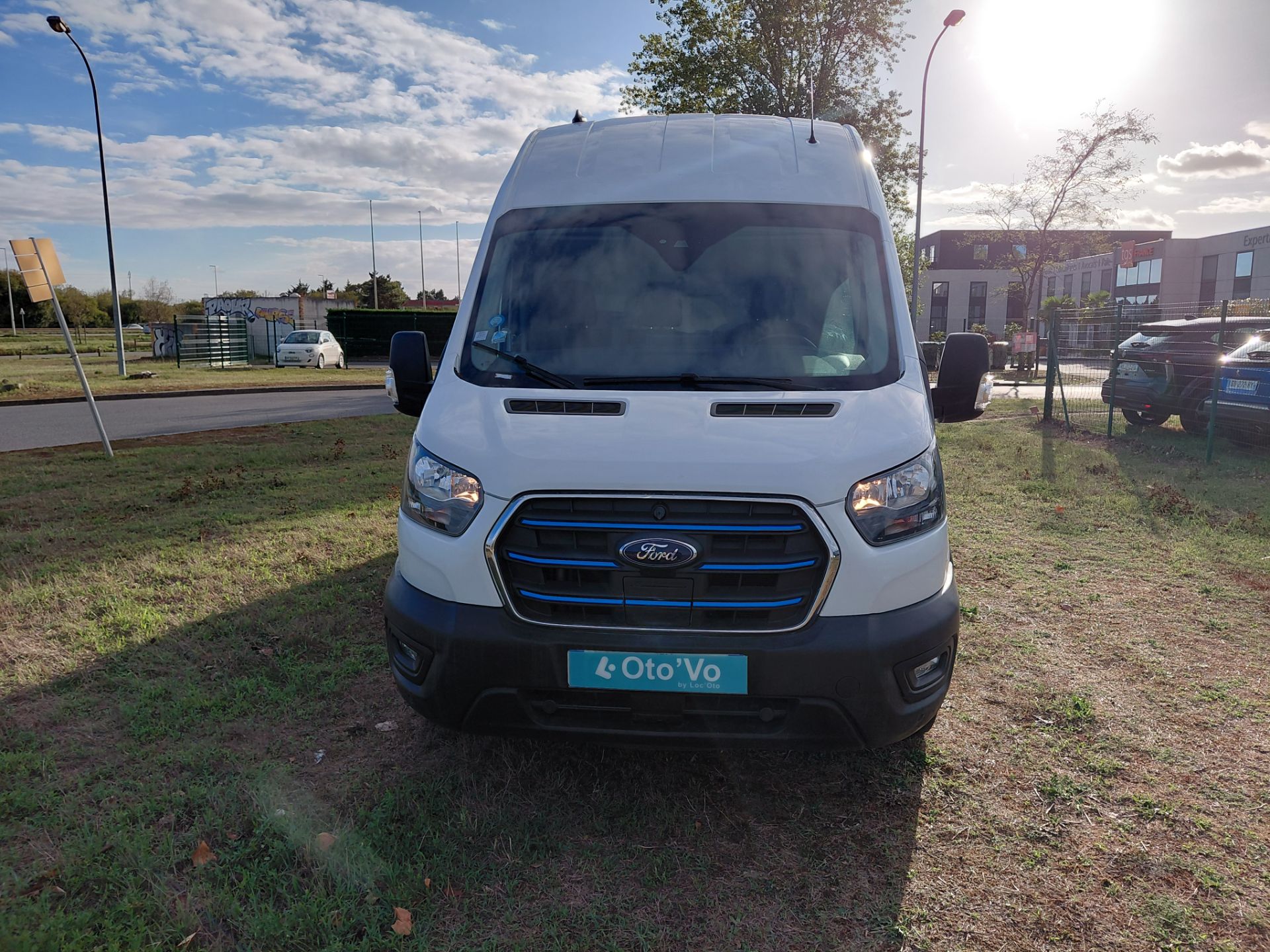 FORD E-TRANSIT — photo 8