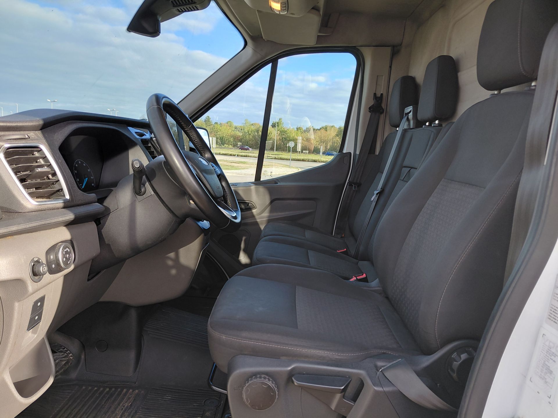 FORD E-TRANSIT — photo 12