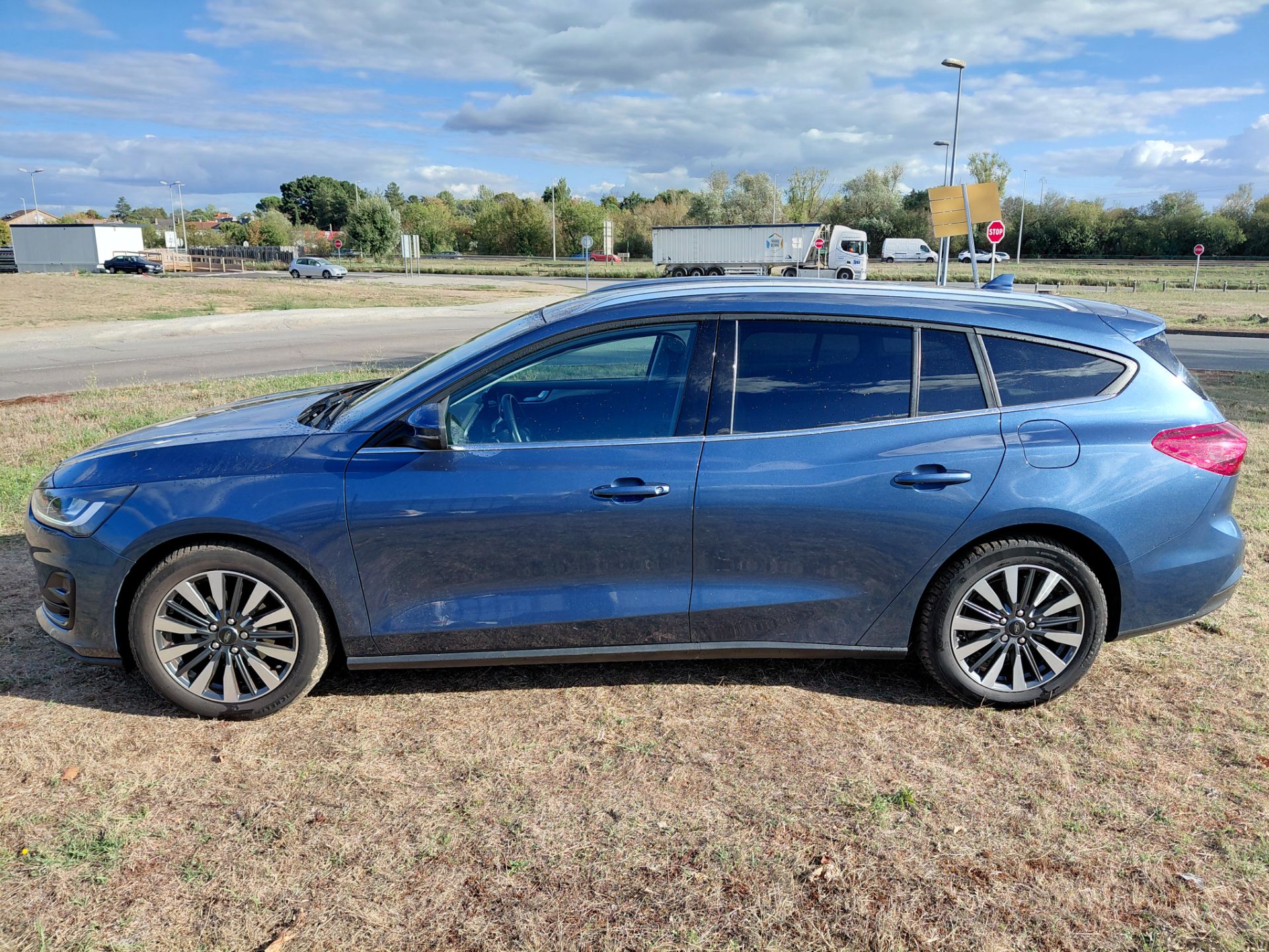 FORD FOCUS SW — photo 2