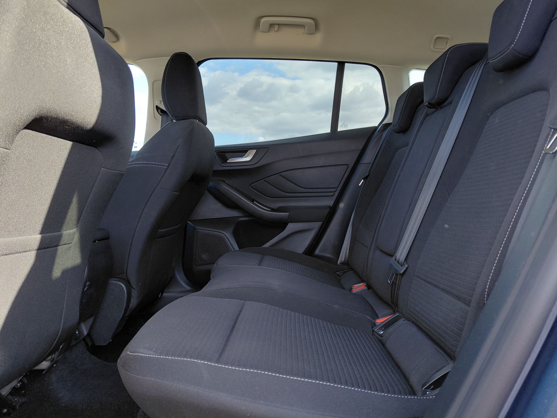 FORD FOCUS SW — photo 13