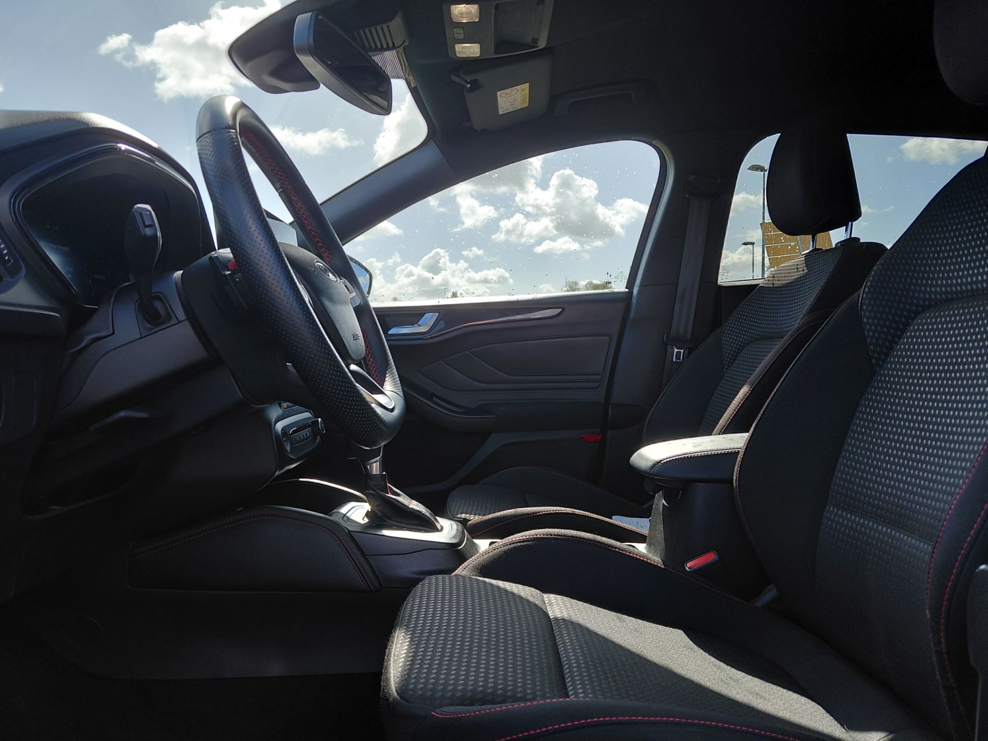 FORD FOCUS SW — photo 12