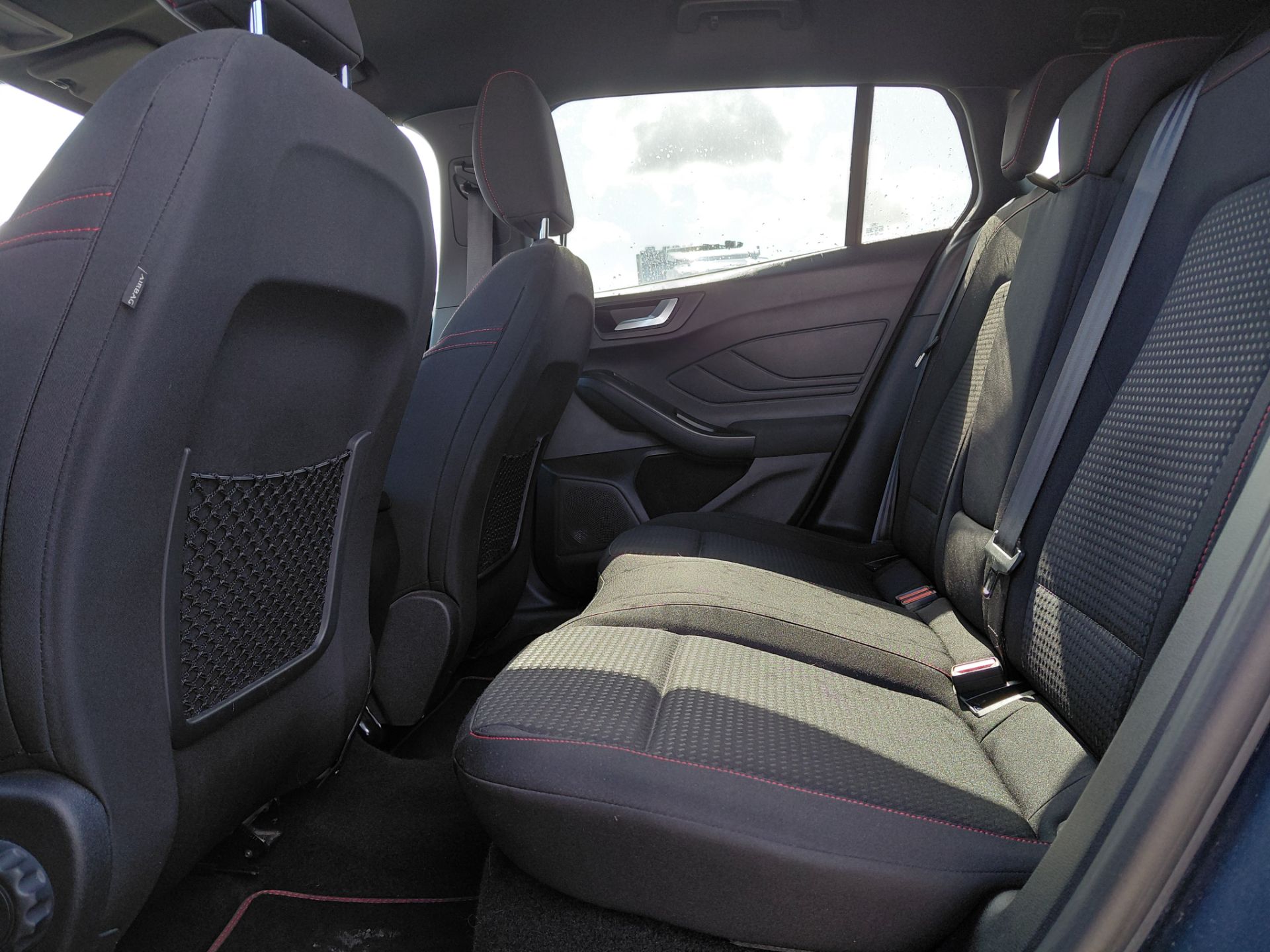 FORD FOCUS SW — photo 13