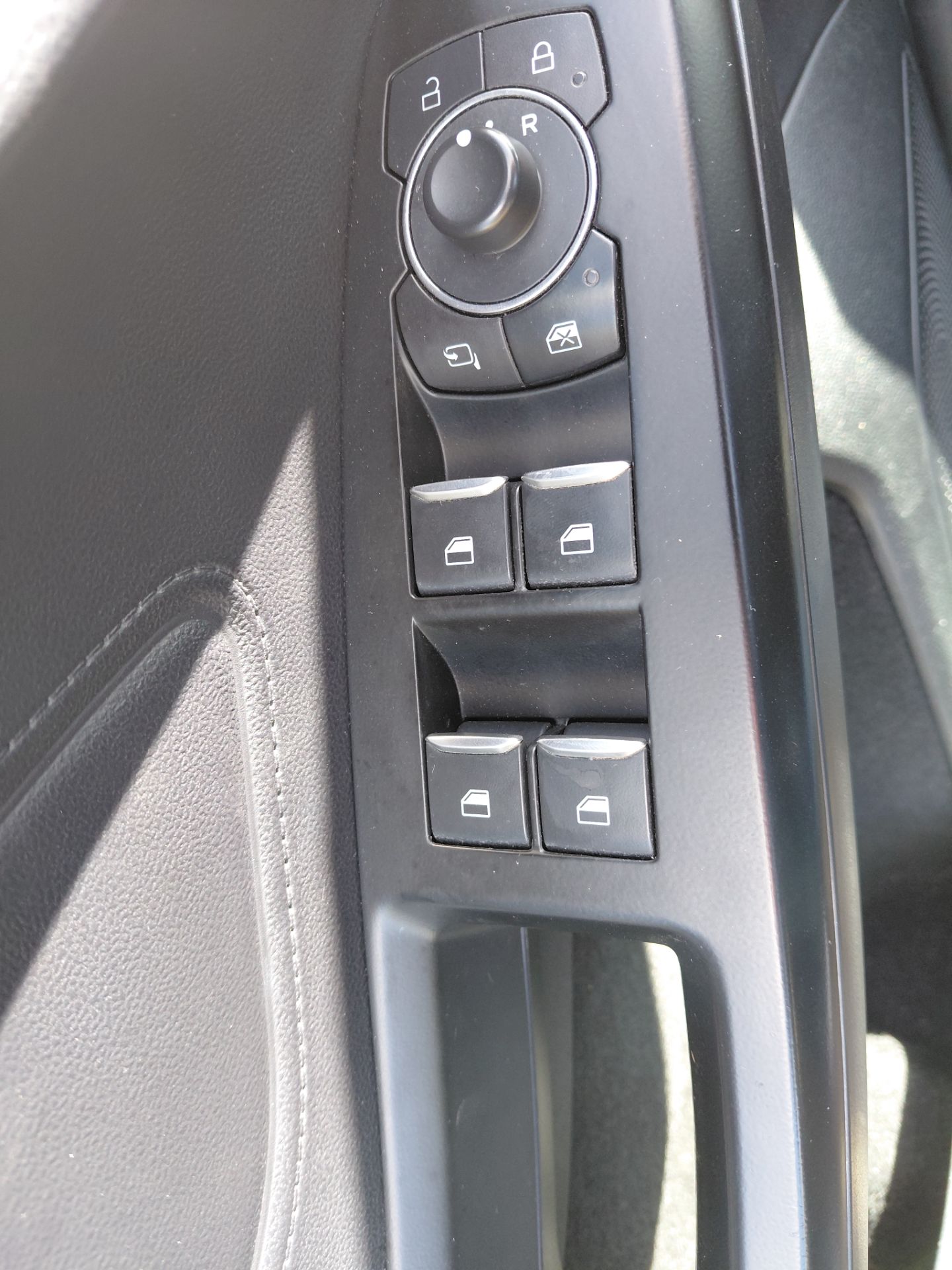 FORD FOCUS SW — photo 16