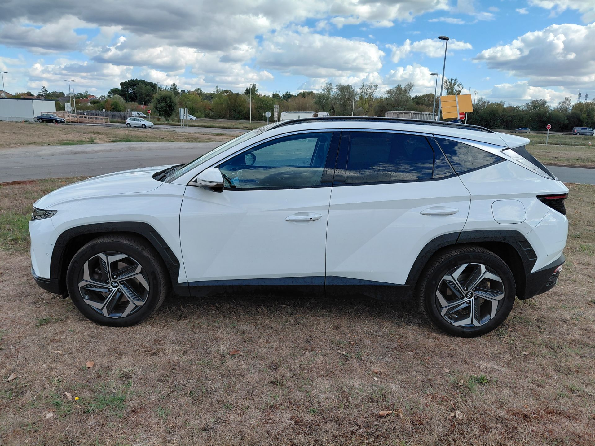 HYUNDAI TUCSON — photo 2