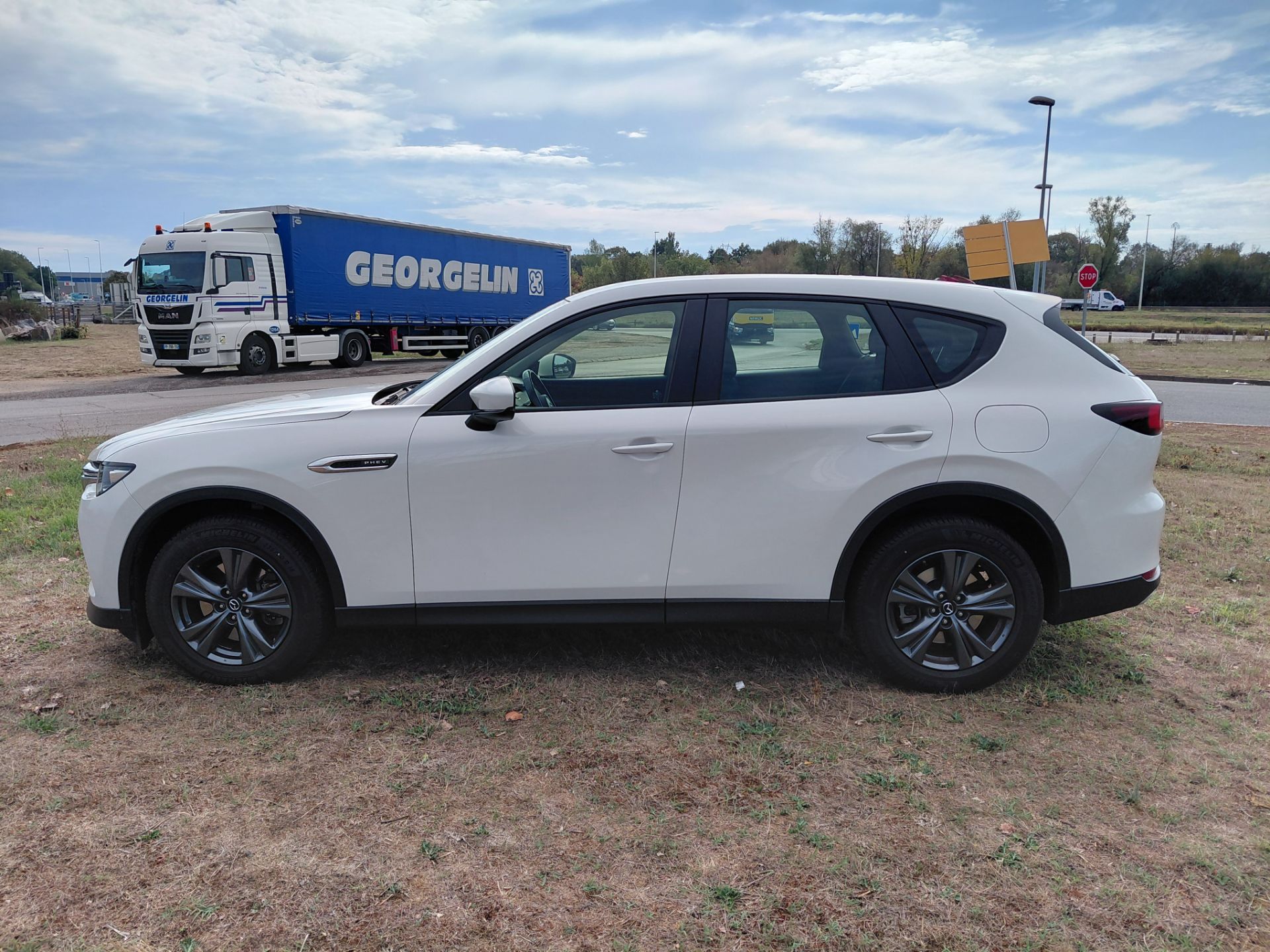 MAZDA CX-60 — photo 2