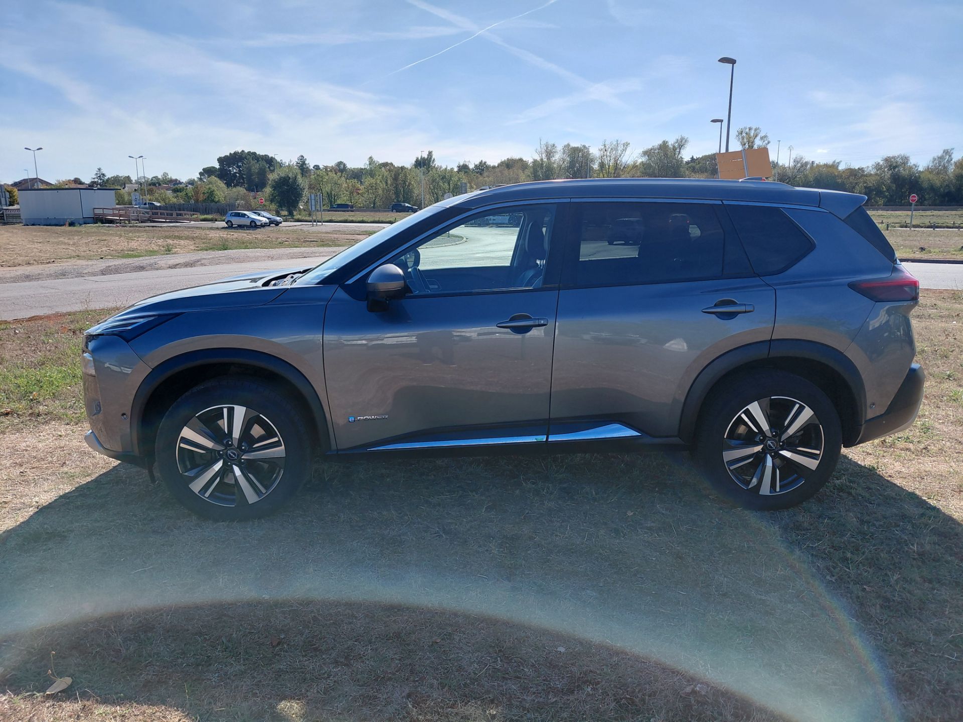 NISSAN X-TRAIL — photo 2