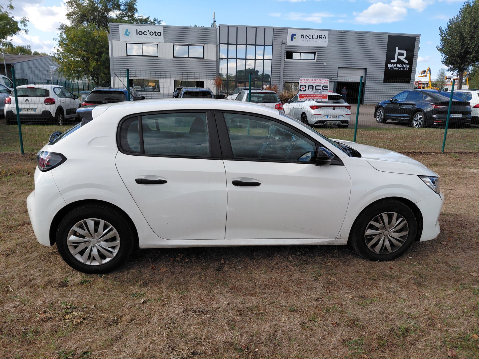 PEUGEOT 208 AFFAIRE — photo 6