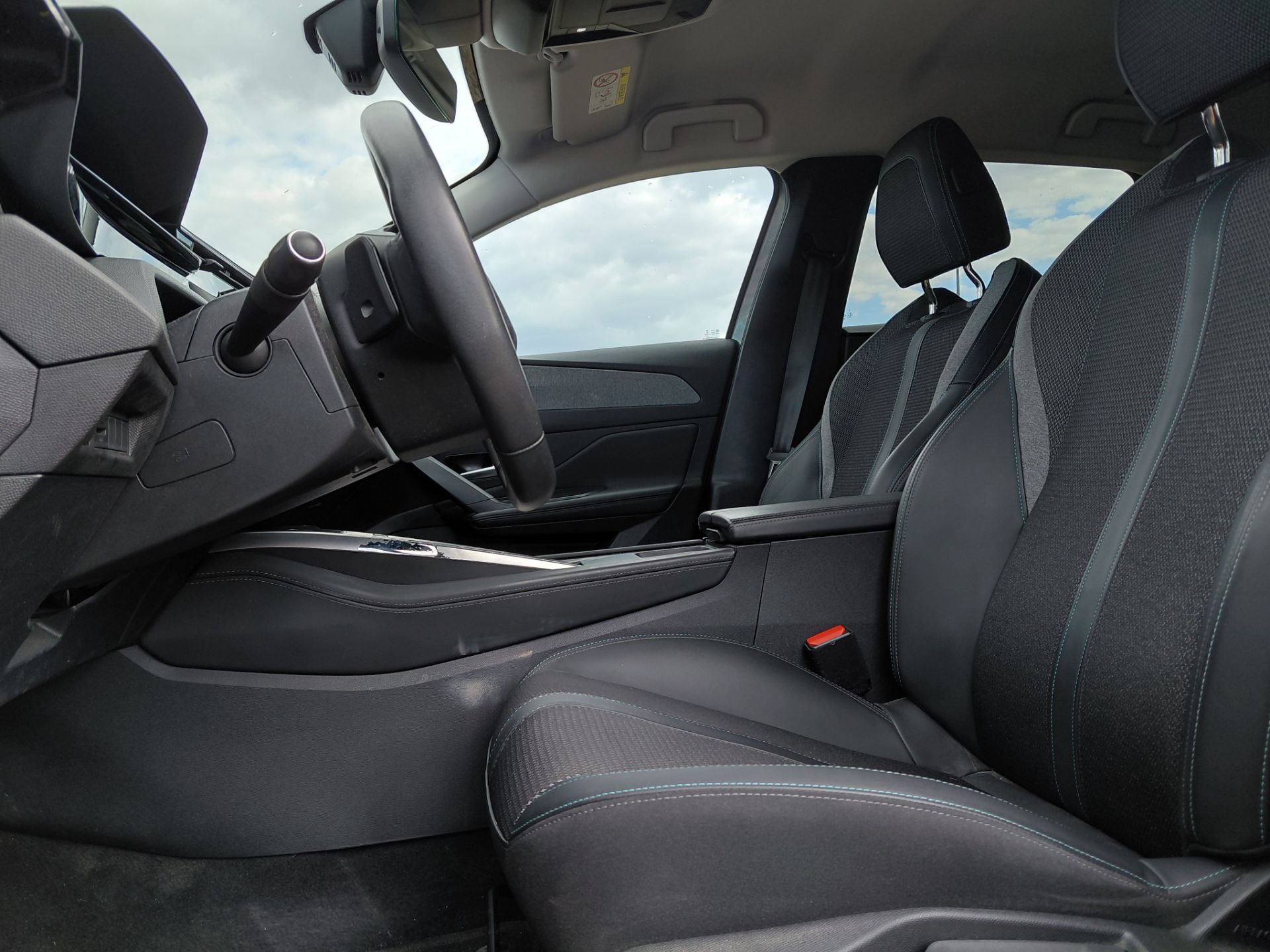 PEUGEOT 308 SW — photo 12