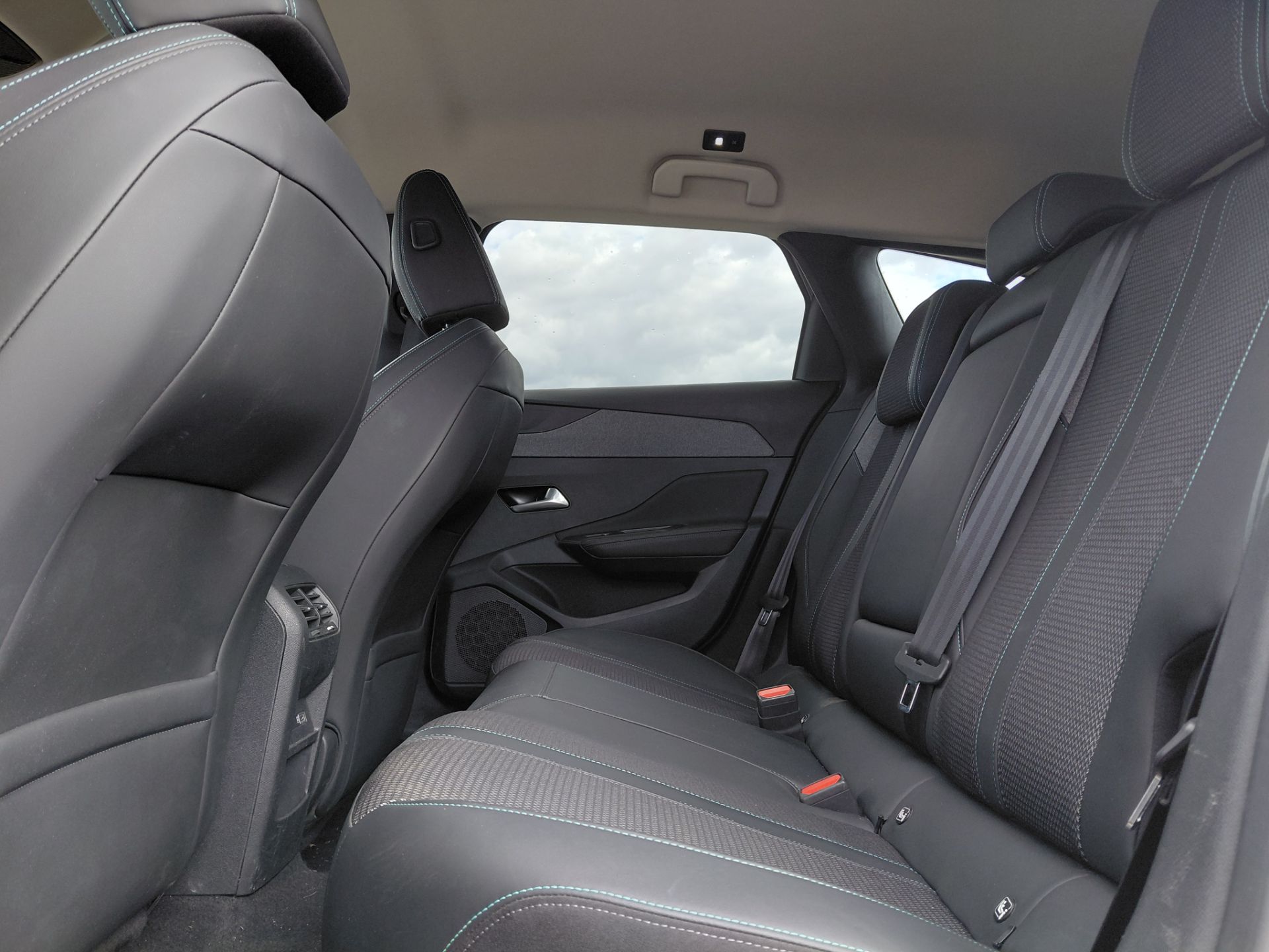 PEUGEOT 308 SW — photo 13
