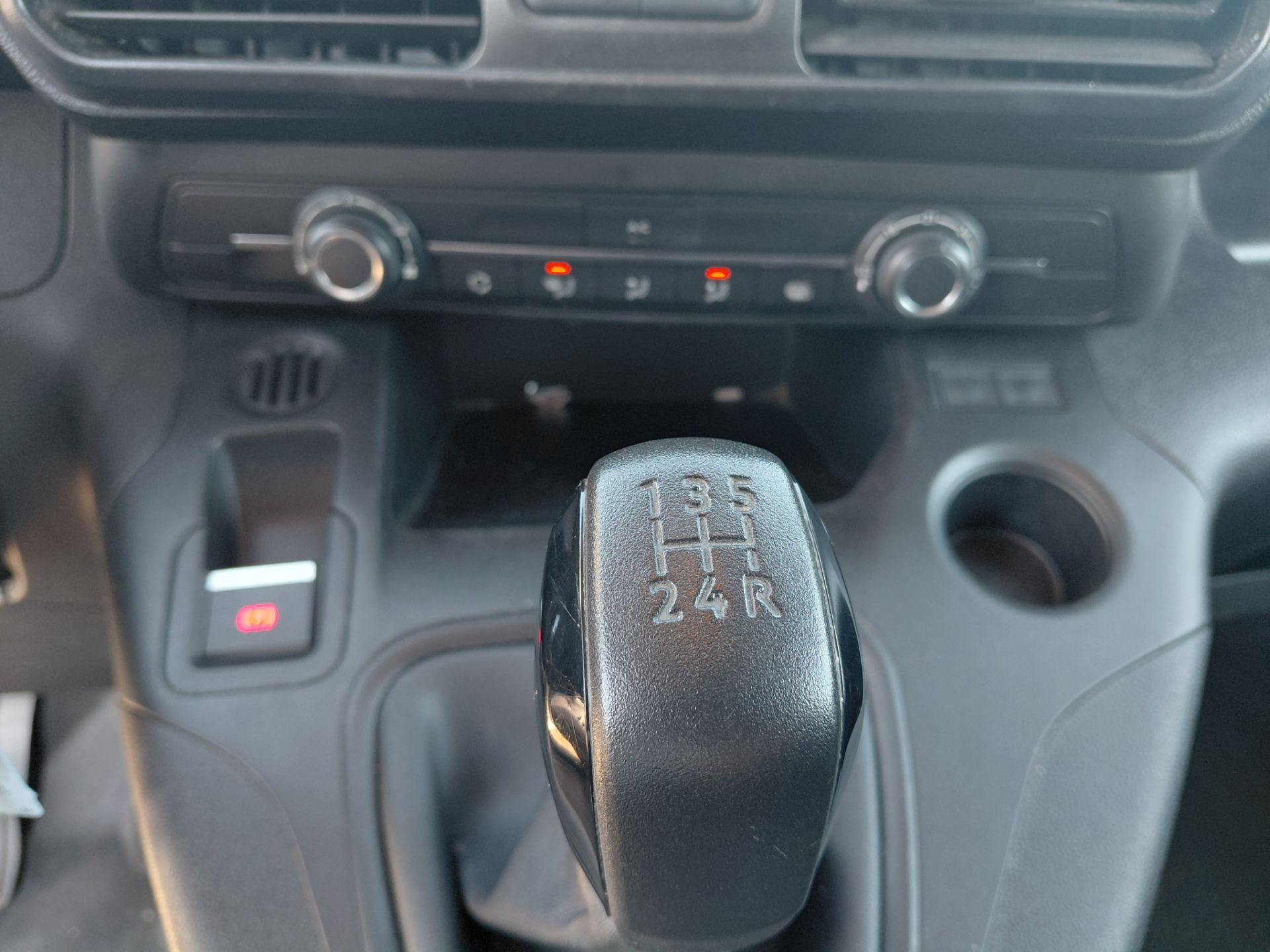 PEUGEOT PARTNER — photo 19