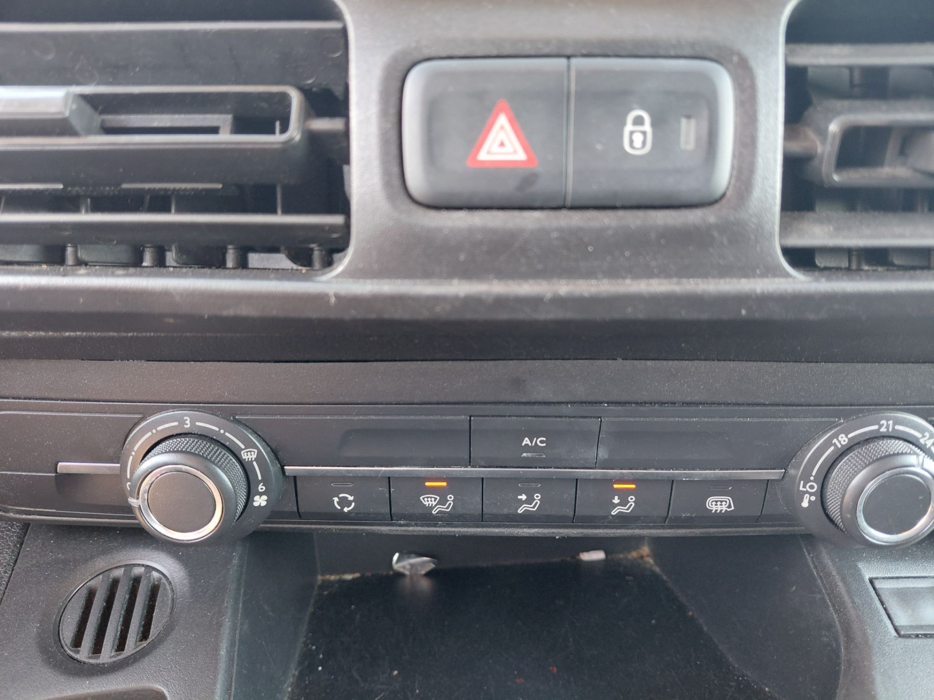 PEUGEOT PARTNER — photo 20