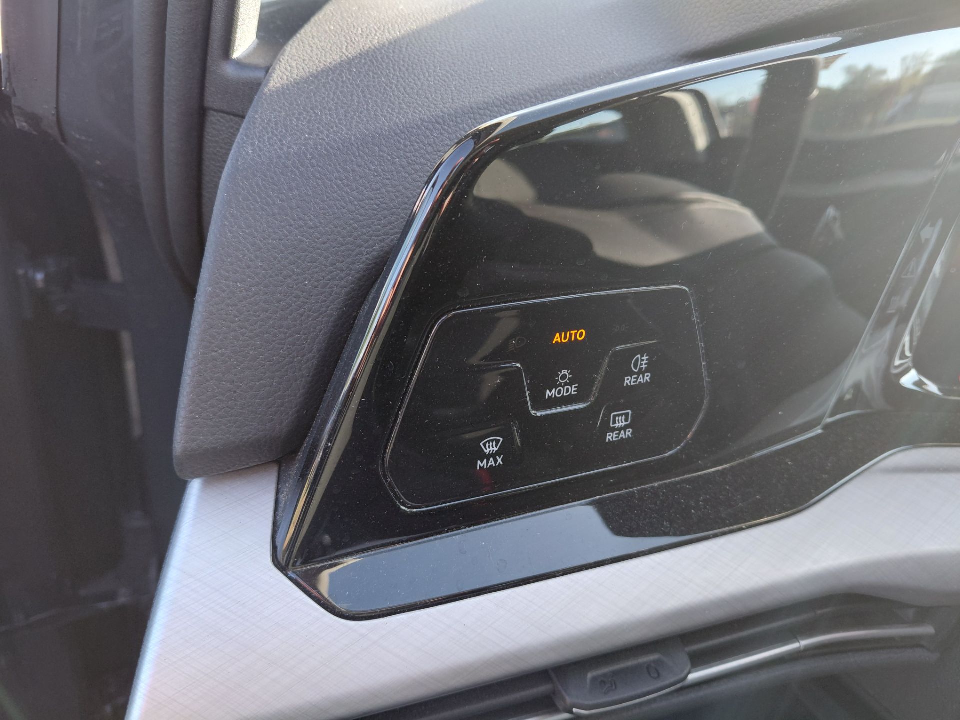 VOLKSWAGEN GOLF SW — photo 17